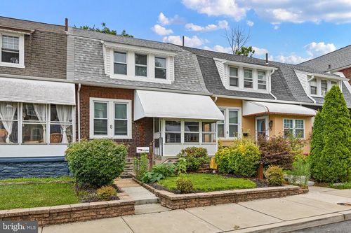 8 Cedar St, MARCUS HOOK, PA, 19061-4608 | Card Image