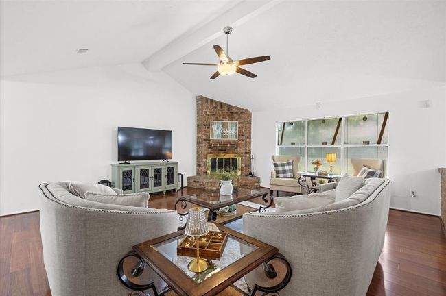 1370 Stevenage Ln, House other with 3 bedrooms, 2 bathrooms and 2 parking in Channelview TX | Image 10