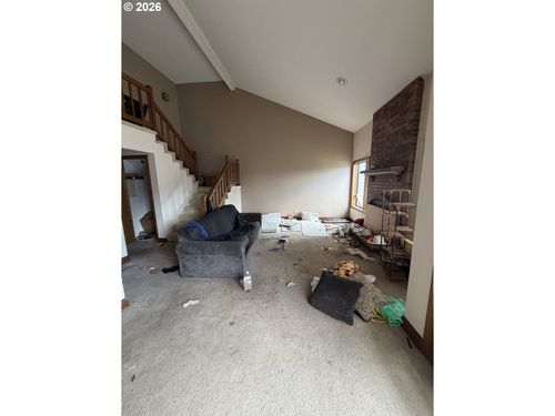 12143 Se 104th Ct, Happy Valley, OR, 97086-7939 | Card Image