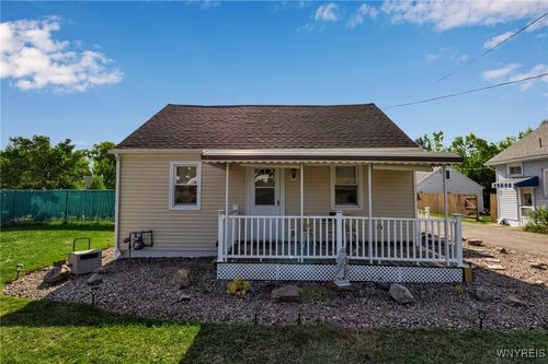 7901 Packard Rd, Niagara Falls, NY, 14304-1432 | Card Image