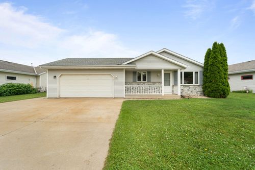 1424 Meridian Ave, West Bend, WI, 53095-5402 | Card Image