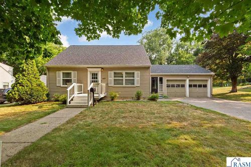 614 Lower Johnson Circle, St. Peter, MN, 56082 | Card Image