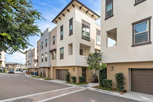 2325 Verano Way, Vista, CA, 92081-7387 | Card Image