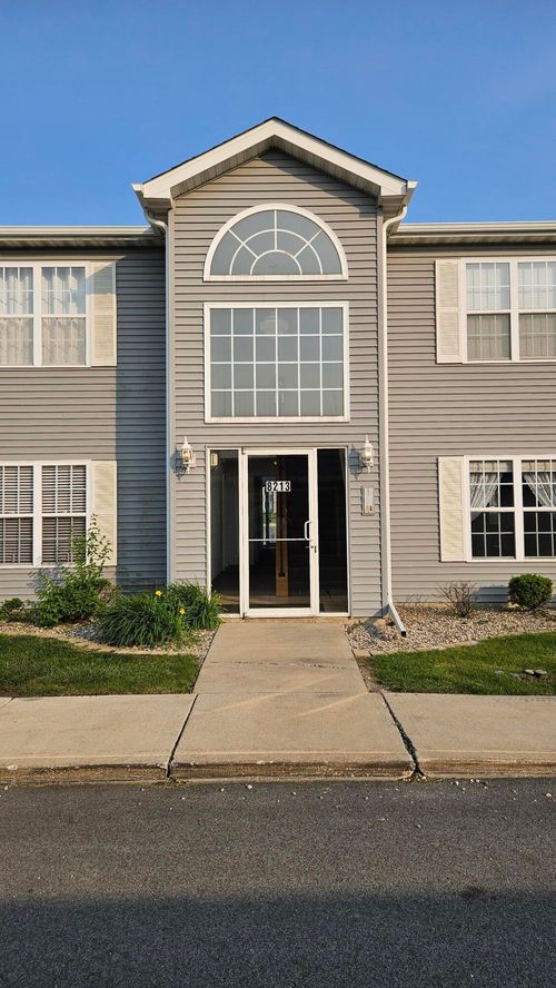 d-8213 Lincoln Cir, Merrillville, IN, 46410-6676 | Card Image