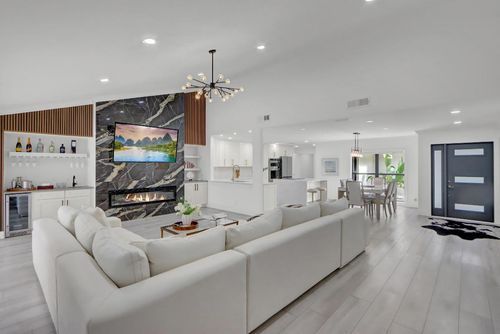 39 Edinburgh Dr, Palm Beach Gardens, FL, 33418-6851 | Card Image