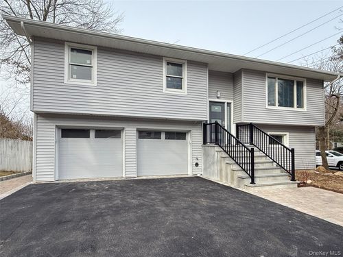 33 Gaines St, Huntington, NY, 11743-3525 | Card Image