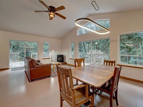1028 Blackburn Rd, Roberts Creek, BC, V0N2W4 | Card Image