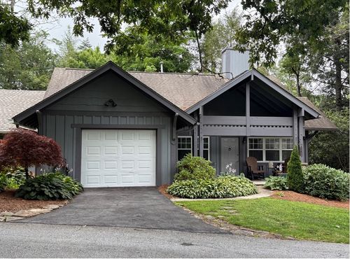 31 Chestnut Hill Dr, Highlands, NC, 28741-8389 | Card Image