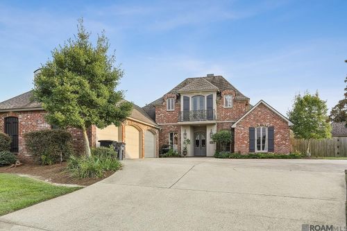 18522 Lake Stream Dr, Greenwell Springs, LA, 70739-4764 | Card Image