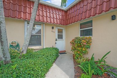 865 Worcester Lane, Condo with 2 bedrooms, 2 bathrooms and null parking in Lake Worth FL | Image 1