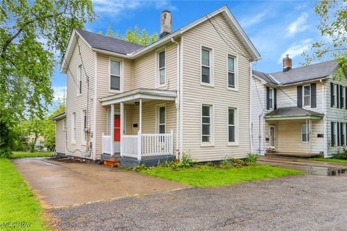 16 Brown Ln, Bedford, OH, 44146-3524 | Card Image