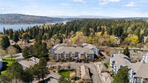 apt-209-3941 226th Pl Se, Issaquah, WA, 98029-7286 | Card Image