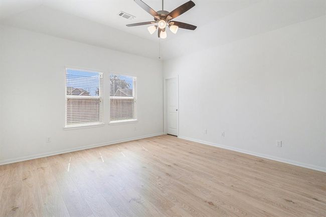 249 Edgewater Dr, House other with 4 bedrooms, 2 bathrooms and 2 parking in West Columbia TX | Image 16