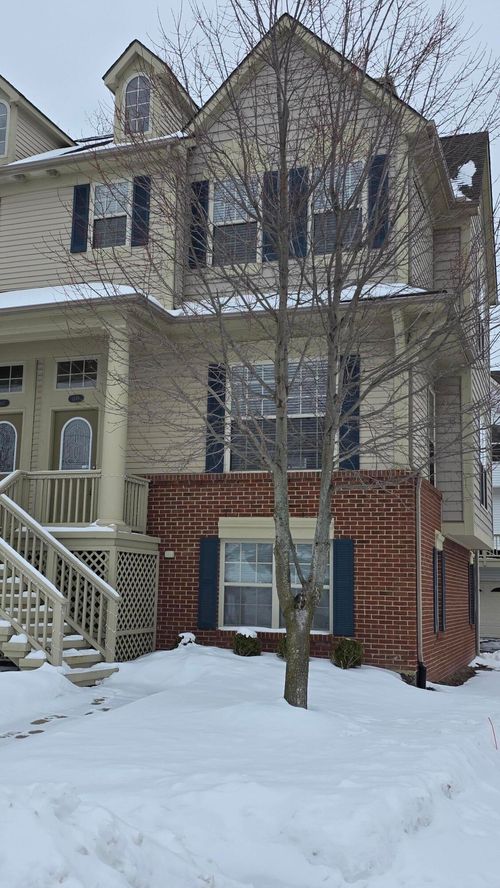 1449 Beachland Blvd, Keego Harbor, MI, 48320-1027 | Card Image