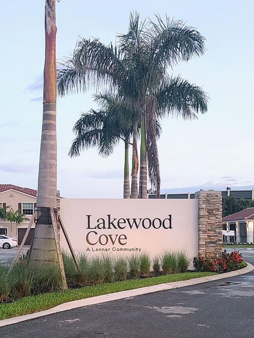 6745 Broadwater Ln, Lake Worth, FL, 33467-8601 | Card Image
