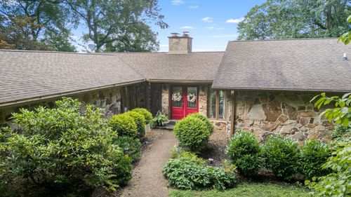 569 Haynes Rd, Sewanee, TN, 37375-4010 | Card Image