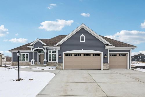 lt175-W221N4564 Timber Court, Pewaukee, WI, 53072 | Card Image