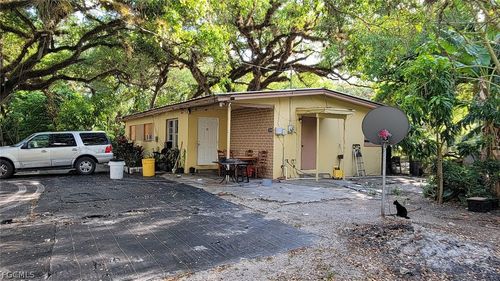 2310 County Rd 78, Labelle, FL, 33935-9692 | Card Image