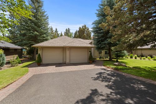 2697 Nw Whitworth Way, Bend, OR, 97703-8688 | Card Image