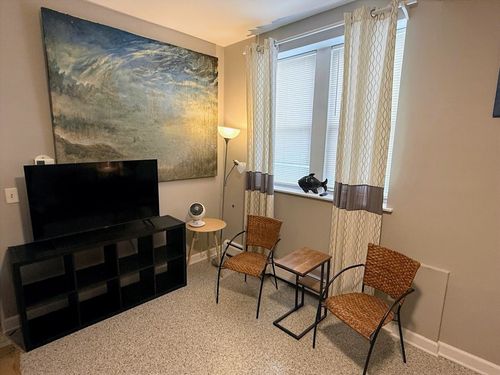 gdn-6010 W Seminole Street, Chicago, IL, 60646 | Card Image