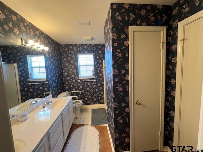 APT-2102 - 5401 Hollytree Dr, Condo with 3 bedrooms, 2 bathrooms and null parking in Tyler TX | Image 14