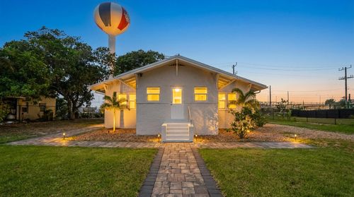 517 Sunrise Ct, Lake Worth Beach, FL, 33460-4351 | Card Image