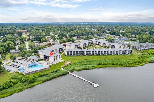 apt-sc4-400 Narragansett Pkwy, Warwick, RI, 02888-4519 | Card Image