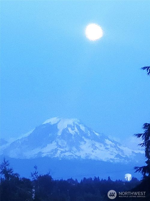 20204 9th Avenue S, Des Moines, WA, 98198 | Card Image