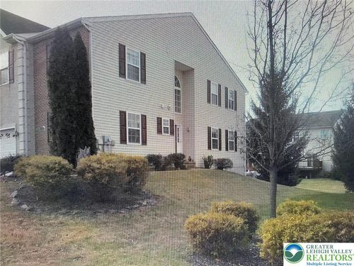 6814 Hunt Dr, Macungie, PA, 18062-9698 | Card Image