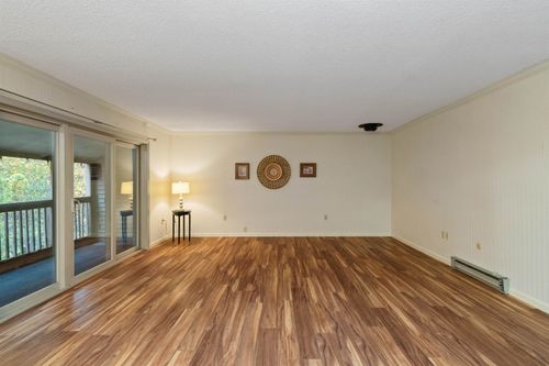 40 Bayberry Ln, South Burlington, VT, 05403-8209 | Card Image