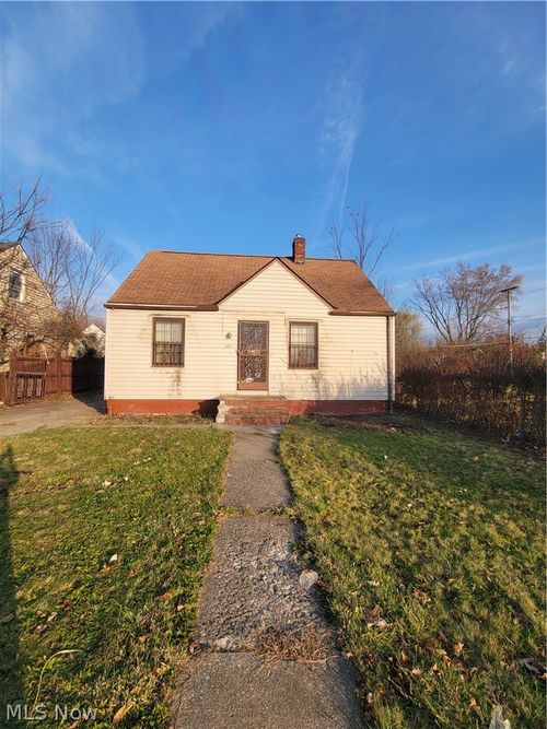 4189 Lee Rd, Cleveland, OH, 44128-2453 | Card Image