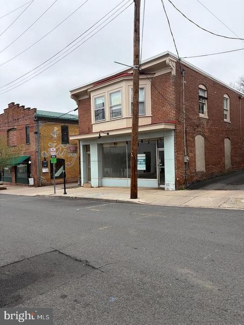 10 Coryell St, Lambertville, NJ, 08530-1701 | Card Image