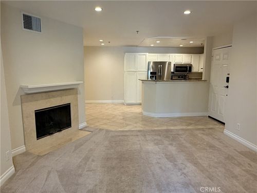 305-653 Oak Run Trl, Oak Park, CA, 91377-5625 | Card Image