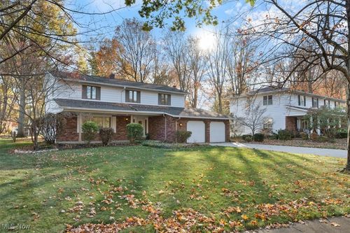 27571 Laurell Lane, North Olmsted, OH, 44070 | Card Image