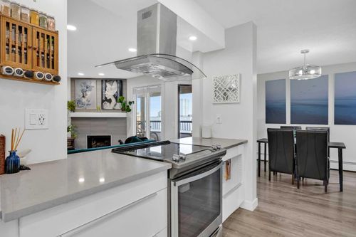 302-526 5 St Ne, Calgary, AB, T2E3W6 | Card Image