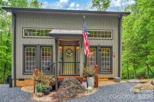 38 Macey Dr, Nebo, NC, 28761-4543 | Card Image