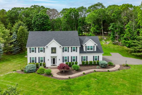 4 Shoreview Ln, Danbury, CT, 06811-2768 | Card Image
