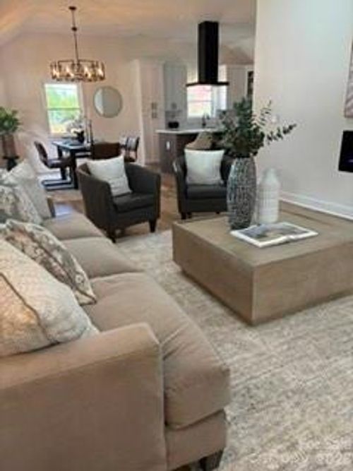 3942 Mcmillan St, Charlotte, NC, 28205-1751 | Card Image