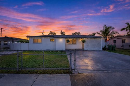 1570 Ne 9th St, Homestead, FL, 33033-4608 | Card Image