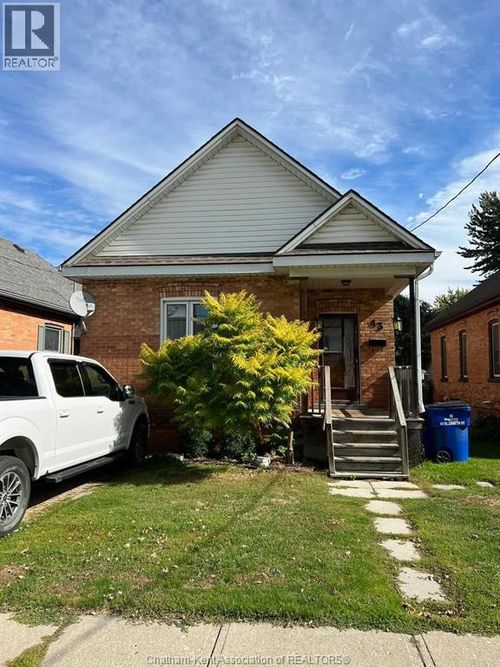 {{alt}} | Card Image