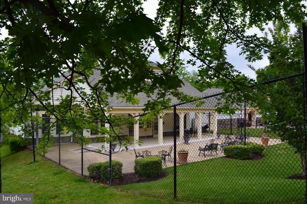 Residential in WOODBRIDGE