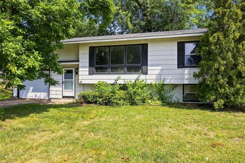 3618 Pine Wood Drive Ne, Cedar Rapids, IA, 52402 | Card Image