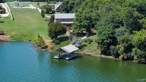 6400 Snake Rd, Athens, AL, 35611-8644 | Card Image
