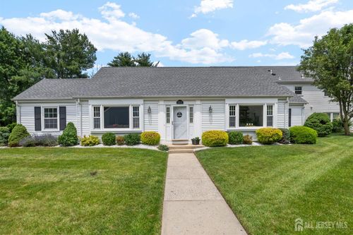 a-571 Westport Ln, MONROE TOWNSHIP, NJ, 08831-1882 | Card Image