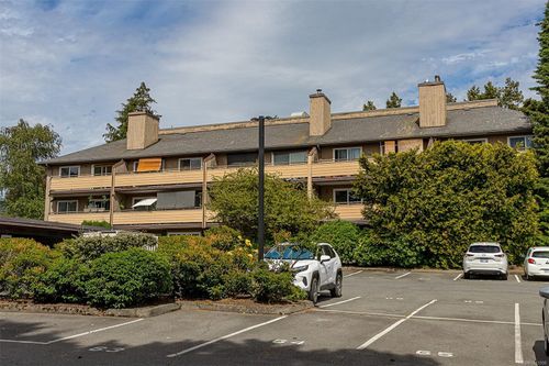 308-3225 Alder St, Victoria, BC, V8X1P3 | Card Image