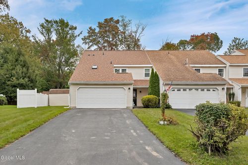 43 Grant Hill Ct, Clifton Park, NY, 12065-7704 | Card Image
