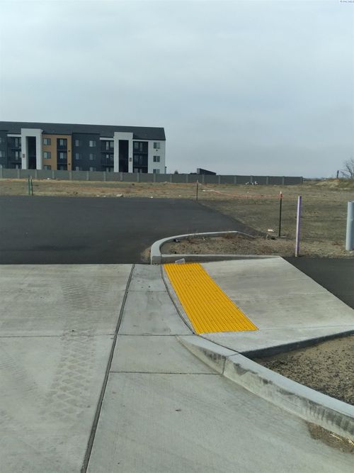 6402 Broadmoor Blvd, Pasco, WA, 99301 | Card Image