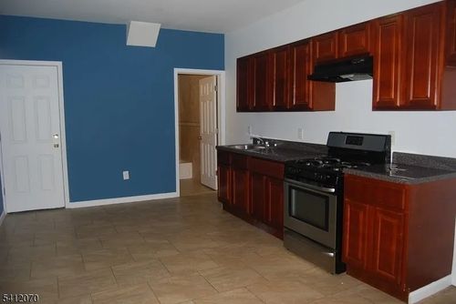 apt-3-29 Alexander St, Newark, NJ, 07106-4926 | Card Image