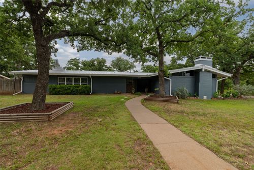 615 Sw 20th St, Mineral Wells, TX, 76067-8602 | Card Image