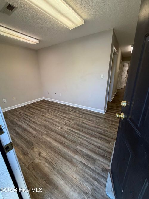 b-609 Country Club Dr, Greenville, NC, 27834-6208 | Card Image